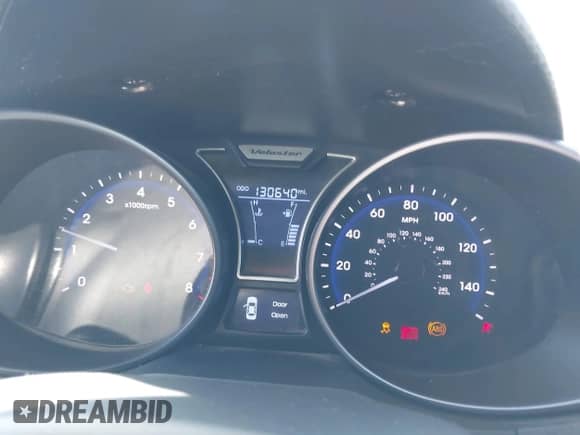 2013 Hyundai Veloster Turbo z VIN KMHTC6AE2DU147433, wystawiony jako IAAI lot #42239672 z przebiegiem 130 640 mil mil oraz . Historia ofert i sprzedaży dostępna na DreamBid. Obrazek 7.