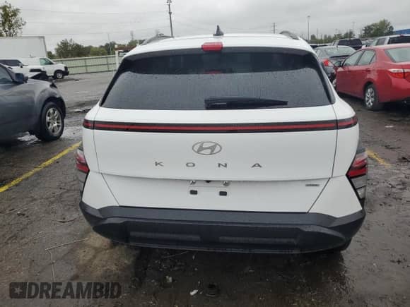 2025 Hyundai Kona SEL с VIN KM8HBCAB7SU227059, выставлен на аукционе Copart как лот 85761275 с пробегом 21 315 миль миль и Чистый • Clean title. История ставок и продаж доступна на DreamBid. Изображение 6.