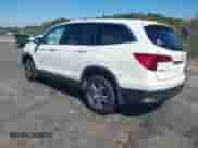 2017 Honda Pilot EX z VIN 5FNYF5H38HB040496, wystawiony jako IAAI lot #43416219 z przebiegiem 103 000 mil mil oraz . Historia ofert i sprzedaży dostępna na DreamBid. Obrazek 3.