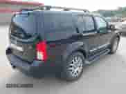 2011 Nissan Pathfinder LE z VIN 5N1AR1NBXBC611936, wystawiony jako IAAI lot #43033622 z przebiegiem 120 111 mil mil oraz . Historia ofert i sprzedaży dostępna na DreamBid. Obrazek 4.