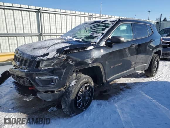 2018 Jeep Compass Trailhawk z VIN 3C4NJDDBXJT130698, wystawiony jako Copart lot #88697635 z przebiegiem 115 827 mil mil oraz Szkoda całkowita • Salvage title. Historia ofert i sprzedaży dostępna na DreamBid. Obrazek 1.