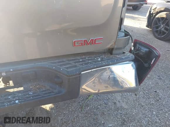 2007 GMC Sierra 1500 SLE1 z VIN 3GTEC13C97G544835, wystawiony jako IAAI lot #43489915 z przebiegiem 254 538 mil mil oraz . Historia ofert i sprzedaży dostępna na DreamBid. Obrazek 13.