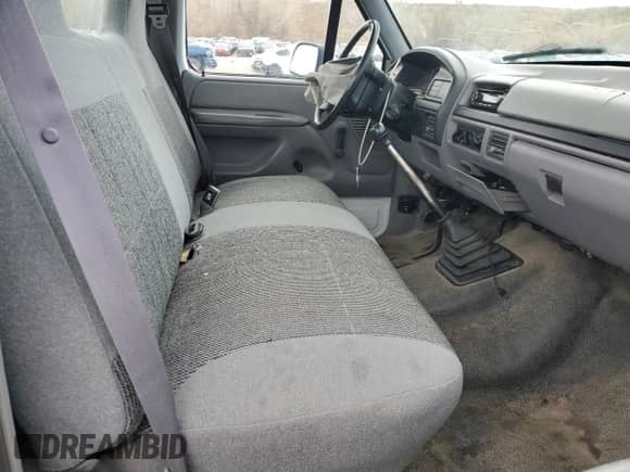 1996 Ford F-150 с VIN 1FTEF14Y2TLA02667, выставлен на аукционе Copart как лот 49686735 с пробегом 143 197 миль миль и Чистый • Clean title. История ставок и продаж доступна на DreamBid. Изображение 10.