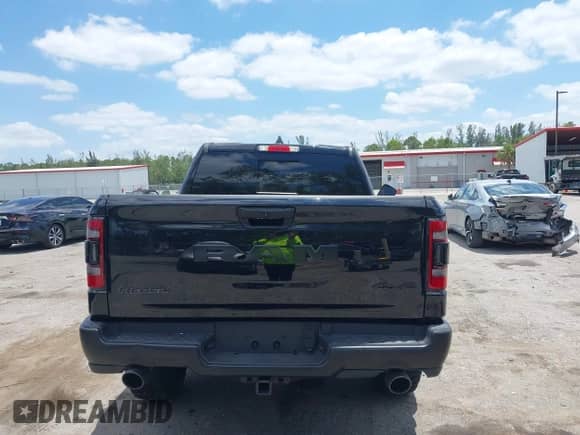 2024 Ram 1500 Rebel z VIN 1C6SRFLT3RN110362, wystawiony jako IAAI lot #42310127 z przebiegiem 6 607 mil mil oraz . Historia ofert i sprzedaży dostępna na DreamBid. Obrazek 17.