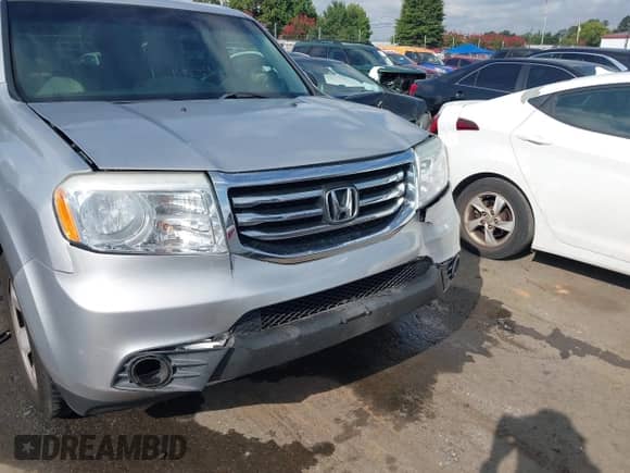2015 Honda Pilot LX с VIN 5FNYF3H28FB011735, выставлен на аукционе IAAI как лот 42861677 с пробегом 132 730 миль миль и . История ставок и продаж доступна на DreamBid. Изображение 6.