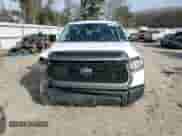 2019 Toyota Tundra SR z VIN 5TFUM5F11KX083791, wystawiony jako Copart lot #44741785 z przebiegiem 209 889 mil mil oraz Szkoda całkowita • Salvage title. Historia ofert i sprzedaży dostępna na DreamBid. Obrazek 10.