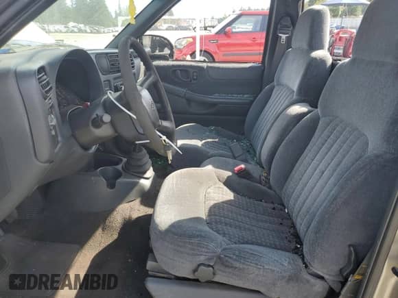 2000 Chevrolet S-10 с VIN 1GCCS1443Y8116655, выставлен на аукционе Copart как лот 68850815 с пробегом Не указан миль и Списание • Salvage title. История ставок и продаж доступна на DreamBid. Изображение 7.