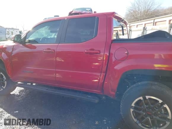 2024 Toyota Tacoma SR5 with VIN 3TYLB5JN1RT001686, listed as a IAAI auction lot 41071582 with 5,986 mi miles and . Bid and sale history available at DreamBid. Image 15.