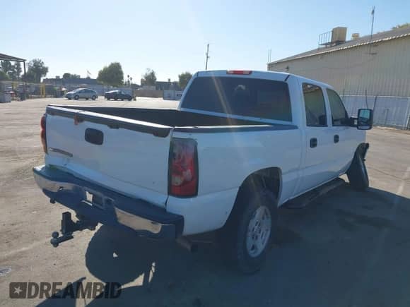 2005 Chevrolet Silverado 1500 LS с VIN 2GCEC13T851318372, выставлен на аукционе IAAI как лот 42863059 с пробегом 223 540 миль миль и . История ставок и продаж доступна на DreamBid. Изображение 4.