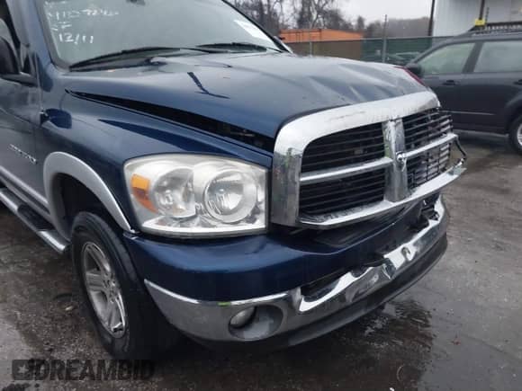 2007 Dodge 1500 ST z VIN 1D7HU16P87J619764, wystawiony jako IAAI lot #41072433 z przebiegiem 140 077 mil mil oraz . Historia ofert i sprzedaży dostępna na DreamBid. Obrazek 6.