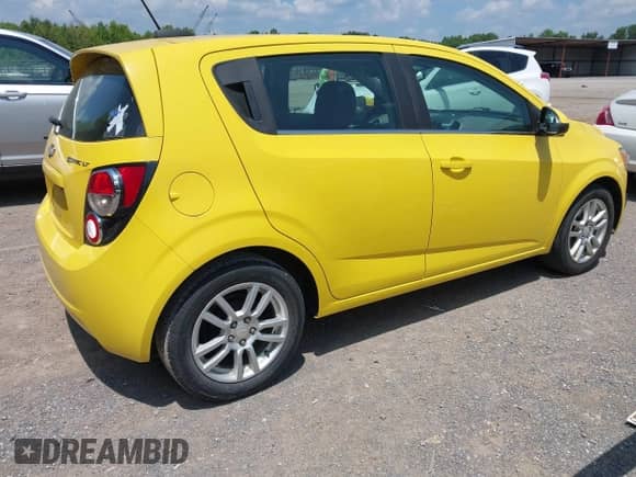 2016 Chevrolet Sonic LT с VIN 1G1JC6SH1G4117454, выставлен на аукционе IAAI как лот 42683873 с пробегом 165 630 миль миль и . История ставок и продаж доступна на DreamBid. Изображение 4.