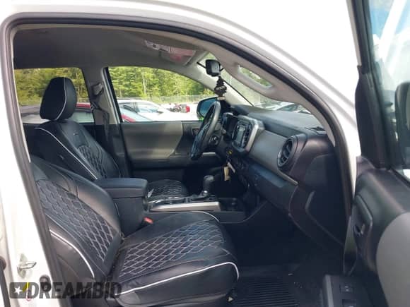 2019 Toyota Tacoma SR5 with VIN 5TFDZ5BN5KX044728, listed as a IAAI auction lot 43150392 with 147,827 mi miles and . Bid and sale history available at DreamBid. Image 5.