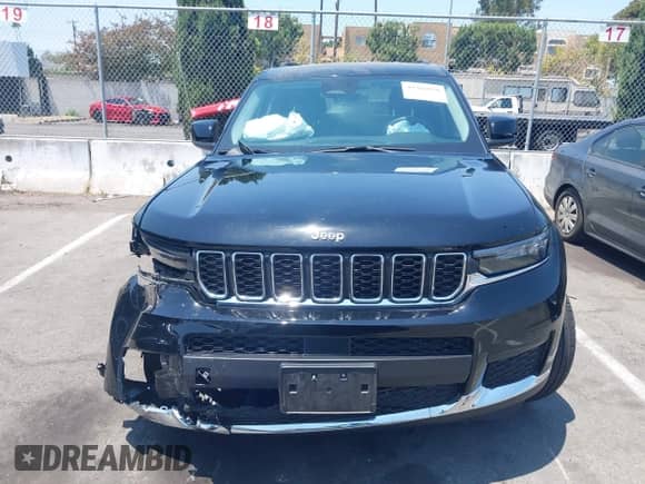 2023 Jeep Grand Cherokee Laredo z VIN 1C4RJJAG2P8869104, wystawiony jako IAAI lot #42766058 z przebiegiem 17 640 mil mil oraz . Historia ofert i sprzedaży dostępna na DreamBid. Obrazek 12.