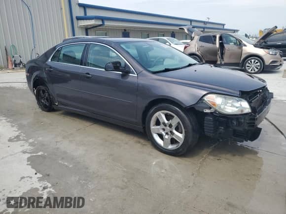 2011 Chevrolet Malibu 1LS z VIN 1G1ZB5E15BF187650, wystawiony jako Copart lot #67963335 z przebiegiem 186 980 mil mil oraz Szkoda całkowita • Salvage title. Historia ofert i sprzedaży dostępna na DreamBid. Obrazek 4.