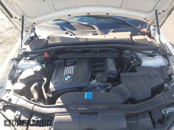 2011 BMW 3 Series 328i с VIN WBAPH5G53BNM77885, выставлен на аукционе IAAI как лот 43514280 с пробегом 195 571 миль миль и . История ставок и продаж доступна на DreamBid. Изображение 10.