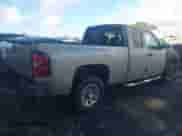 2007 Chevrolet Silverado 1500 1LT with VIN 1GCEC19C37Z522627, listed as a IAAI auction lot 42432156 with 302,916 mi miles and . Bid and sale history available at DreamBid. Image 4.