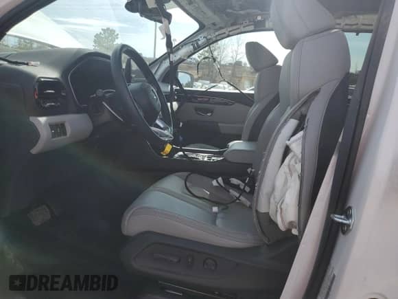 2023 Honda Pilot Touring с VIN 5FNYG2H71PB002492, выставлен на аукционе Copart как лот 41790915 с пробегом 18 450 миль миль и Списание • Salvage title. История ставок и продаж доступна на DreamBid. Изображение 7.