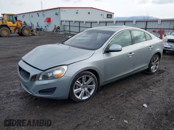 2012 Volvo S60 T6 с VIN YV1902FH7C2105461, выставлен на аукционе IAAI как лот 41323392 с пробегом 98 059 миль миль и . История ставок и продаж доступна на DreamBid. Изображение 17.