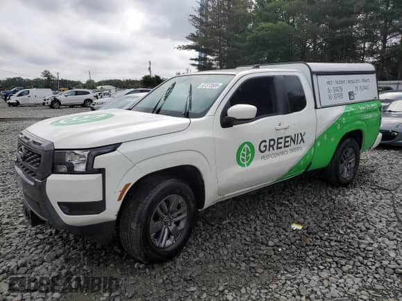 2025 Nissan Frontier S z VIN 1N6ED1CL6SN607478, wystawiony jako Copart lot #67373505 z przebiegiem Nie podano mil oraz Szkoda całkowita • Salvage title. Historia ofert i sprzedaży dostępna na DreamBid. Obrazek 1.