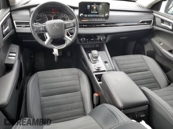 2024 Mitsubishi Outlander SE z VIN JA4J3VA87RZ085578, wystawiony jako Copart lot #80992625 z przebiegiem 8 245 mil mil oraz Nie do naprawy • Non repairable. Historia ofert i sprzedaży dostępna na DreamBid. Obrazek 8.