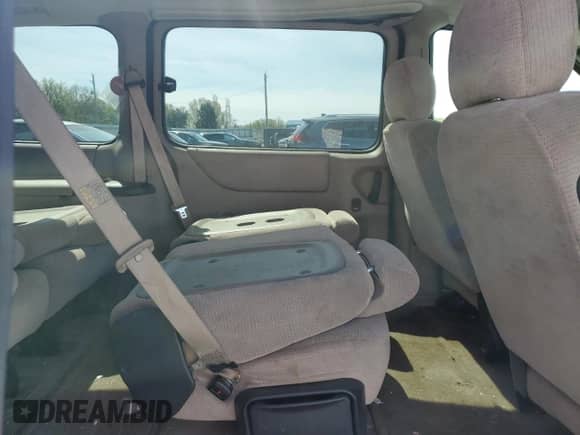 2003 Chevrolet Venture Y3G Mobility с VIN 1GNDX03E73D118992, выставлен на аукционе Copart как лот 51273485 с пробегом 131 834 миль миль и Чистый • Clean title. История ставок и продаж доступна на DreamBid. Изображение 11.