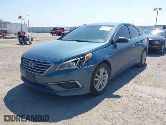 2017 Hyundai Sonata 2.4L с VIN 5NPE24AFXHH442843, выставлен на аукционе IAAI как лот 43191951 с пробегом 155 994 миль миль и . История ставок и продаж доступна на DreamBid. Изображение 17.