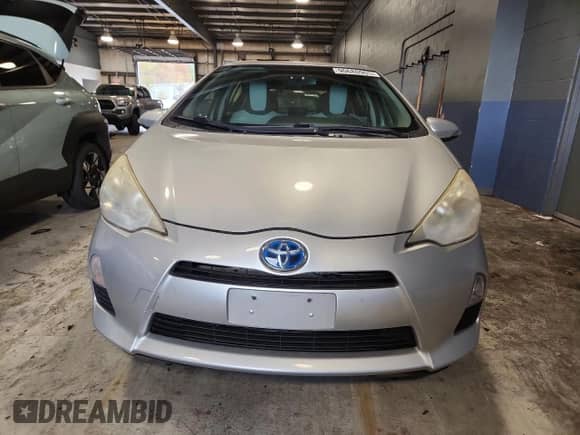 2013 Toyota Prius Two with VIN JTDKDTB35D1532592, listed as a Copart auction lot 90680905 with 17,339 mi miles and Clean title. Bid and sale history available at DreamBid. Image 5.