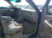 2002 GMC Sierra 1500 Denali z VIN 2GTFK69U421373269, wystawiony jako IAAI lot #41393988 z przebiegiem 180 672 mil mil oraz . Historia ofert i sprzedaży dostępna na DreamBid. Obrazek 5.