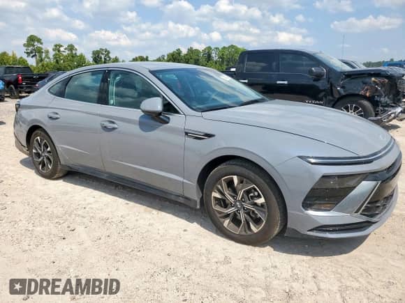 2025 Hyundai Sonata SEL z VIN KMHL64JA3SA452298, wystawiony jako Copart lot #70425325 z przebiegiem 14 803 mil mil oraz Szkoda całkowita • Salvage title. Historia ofert i sprzedaży dostępna na DreamBid. Obrazek 4.