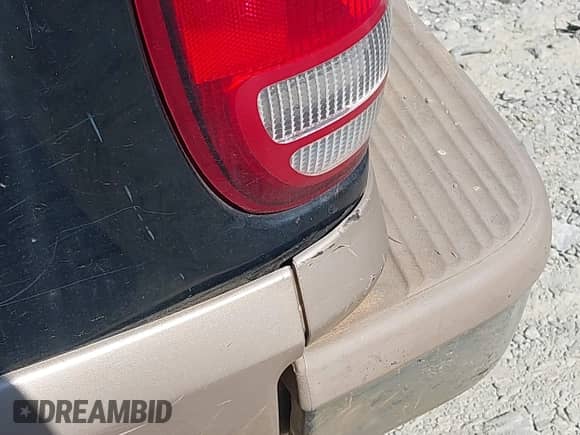 2000 Ford Explorer with VIN 1FMZU64P1YUB62533, listed as a IAAI auction lot 42349842 with 313,734 mi miles and . Bid and sale history available at DreamBid. Image 14.