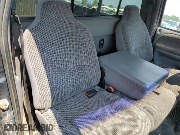 2000 Dodge 1500 with VIN 1B7HF16Z5YS561064, listed as a Copart auction lot 67830435 with 158,293 mi miles and Clean title. Bid and sale history available at DreamBid. Image 10.