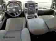 2019 Ram 1500 Warlock z VIN 1C6RR6LT4KS549365, wystawiony jako Copart lot #65188795 z przebiegiem 86 996 mil mil oraz Szkoda całkowita • Salvage title. Historia ofert i sprzedaży dostępna na DreamBid. Obrazek 8.