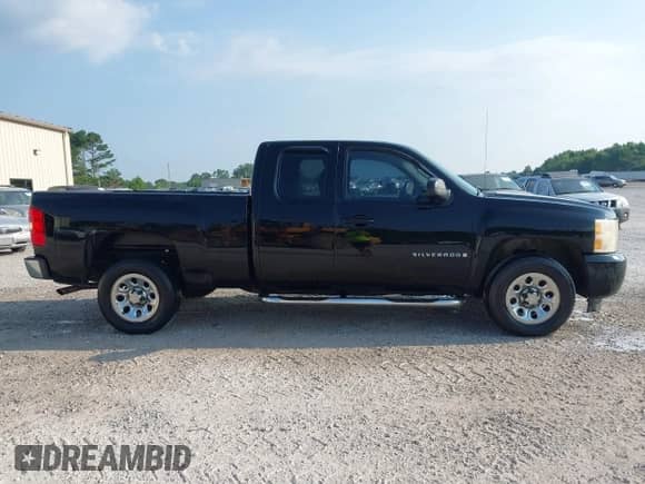 2007 Chevrolet Silverado 1500 1LT with VIN 1GCEC19C57Z507403, listed as a IAAI auction lot 42646577 with 240,835 mi miles and . Bid and sale history available at DreamBid. Image 13.