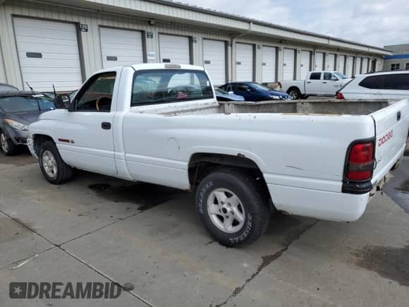 1998 Dodge 1500 z VIN 1B7HC16Y7WS618362, wystawiony jako Copart lot #72917534 z przebiegiem 262 178 mil mil oraz Szkoda całkowita • Salvage title. Historia ofert i sprzedaży dostępna na DreamBid. Obrazek 2.
