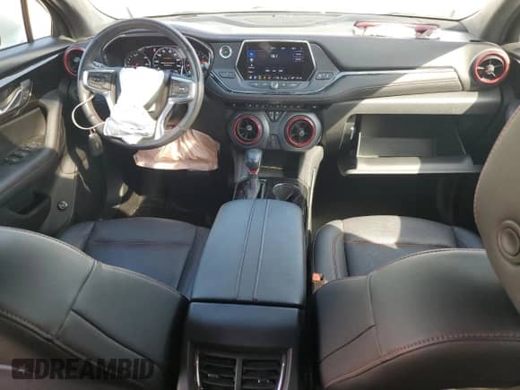 2021 Chevrolet Blazer RS z VIN 3GNKBKRS7MS507728, wystawiony jako Copart lot #71390395 z przebiegiem 68 004 mil mil oraz Nie do naprawy • Non repairable. Historia ofert i sprzedaży dostępna na DreamBid. Obrazek 8.