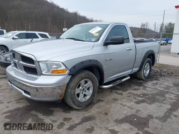 2010 Dodge 1500 ST z VIN 3D7JV1EP4AG108092, wystawiony jako IAAI lot #41705828 z przebiegiem 16 007 mil mil oraz . Historia ofert i sprzedaży dostępna na DreamBid. Obrazek 17.