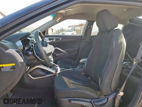 2015 Hyundai Veloster z VIN KMHTC6AD4FU245065, wystawiony jako Copart lot #68655815 z przebiegiem 120 922 mil mil oraz Szkoda całkowita • Salvage title. Historia ofert i sprzedaży dostępna na DreamBid. Obrazek 7.