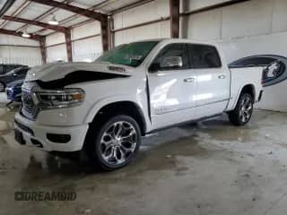 2020 Ram 1500 Limited z VIN 1C6RREHMXLN221749, wystawiony jako Copart lot #78997574 z przebiegiem 57 539 mil mil oraz Szkoda całkowita • Salvage title. Historia ofert i sprzedaży dostępna na DreamBid. Obrazek 1.