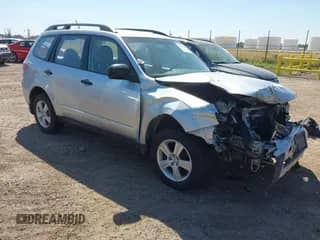 2010 Subaru Forester X z VIN JF2SH6BC1AH772216, wystawiony jako IAAI lot #43001285 z przebiegiem 161 075 mil mil oraz . Historia ofert i sprzedaży dostępna na DreamBid. Obrazek 1.