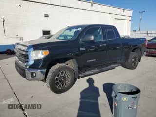 2015 Toyota Tundra SR z VIN 5TFUY5F18FX470543, wystawiony jako Copart lot #81334275 z przebiegiem 86 768 mil mil oraz Szkoda całkowita • Salvage title. Historia ofert i sprzedaży dostępna na DreamBid. Obrazek 1.