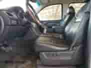 2013 Cadillac Escalade ESV Luxury с VIN 1GYS4HEF6DR277577, выставлен на аукционе Copart как лот 72080895 с пробегом 172 161 миль миль и Списание • Salvage title. История ставок и продаж доступна на DreamBid. Изображение 7.