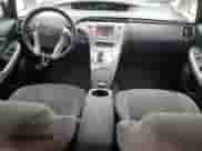 2013 Toyota Prius One z VIN JTDKN3DU5D1683094, wystawiony jako Copart lot #81797635 z przebiegiem 292 035 mil mil oraz Szkoda całkowita • Salvage title. Historia ofert i sprzedaży dostępna na DreamBid. Obrazek 8.