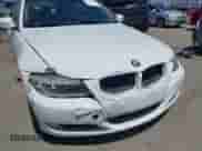 2010 BMW 3 Series 328i z VIN WBAPH5C58AA440231, wystawiony jako IAAI lot #43031069 z przebiegiem 96 967 mil mil oraz . Historia ofert i sprzedaży dostępna na DreamBid. Obrazek 6.