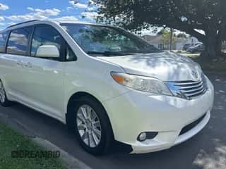 2012 Toyota Sienna XLE with VIN 5TDDK3DC0CS045698, listed as a Copart auction lot 70736785 with 175,583 mi miles and Clean title. Bid and sale history available at DreamBid. Image 1.