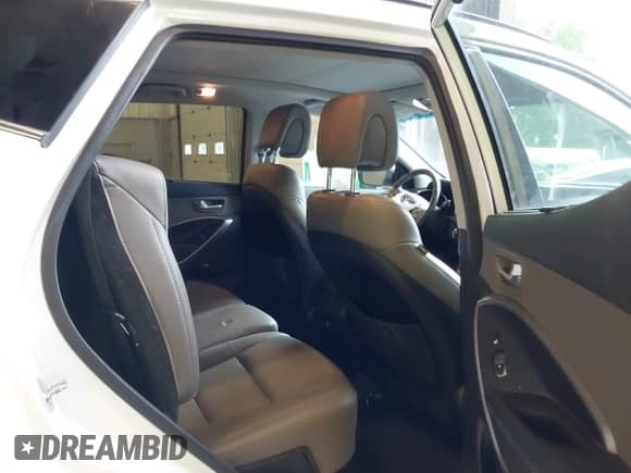 2016 Hyundai Santa Fe с VIN 5XYZWDLA9GG332203, выставлен на аукционе IAAI как лот 42421862 с пробегом 83 550 миль миль и . История ставок и продаж доступна на DreamBid. Изображение 8.