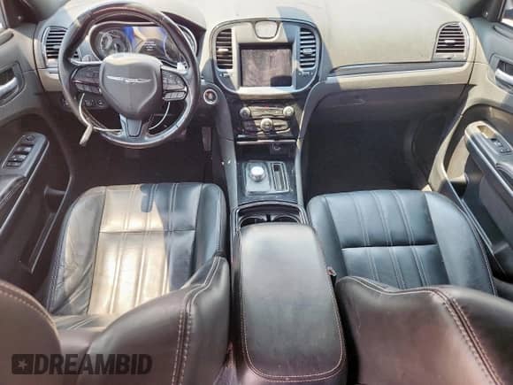 2021 Chrysler 300 S с VIN 2C3CCABG2MH549810, выставлен на аукционе Copart как лот 70753235 с пробегом 82 253 миль миль и Списание • Salvage title. История ставок и продаж доступна на DreamBid. Изображение 8.