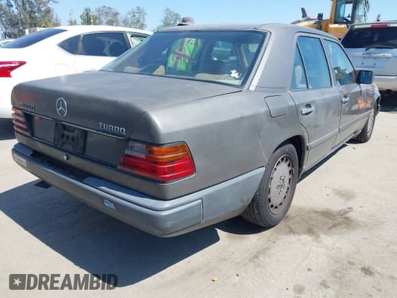 1987 Mercedes-Benz 300 с VIN WDBEB33D6HA345473, выставлен на аукционе IAAI как лот 42673109 с пробегом 242 350 миль миль и . История ставок и продаж доступна на DreamBid. Изображение 4.