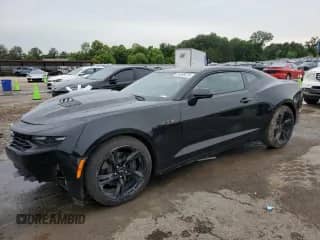 2022 Chevrolet Camaro LT1 z VIN 1G1FF1R75N0110086, wystawiony jako Copart lot #55856615 z przebiegiem 39 055 mil mil oraz Szkoda całkowita • Salvage title. Historia ofert i sprzedaży dostępna na DreamBid. Obrazek 1.
