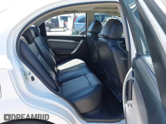 2011 Chevrolet Aveo 2LT с VIN KL1TG5DE2BB230584, выставлен на аукционе IAAI как лот 42018995 с пробегом 56 392 миль миль и . История ставок и продаж доступна на DreamBid. Изображение 8.