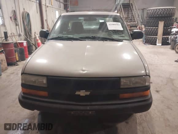 2001 Chevrolet S-10 LS с VIN 1GCCS195218201980, выставлен на аукционе IAAI как лот 42509504 с пробегом Не указан миль и . История ставок и продаж доступна на DreamBid. Изображение 12.